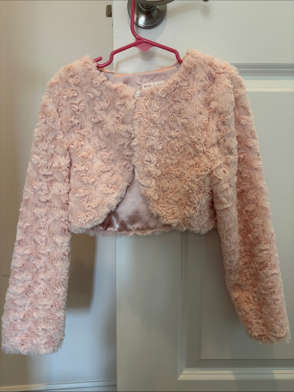 ✨iris & ivy Pale Pink Faux Fur Cropped Bolero Jacket